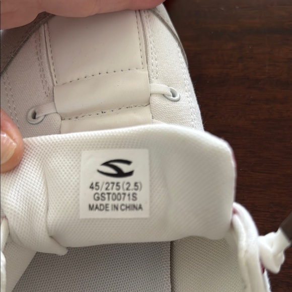 White and Red Minimalist Sneakers - Picture 3 of 6